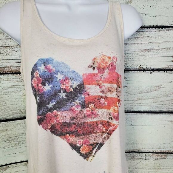 Maurices Women’s Fringe Tank Top Heart American Flag Graphic M - Picture 2 of 5